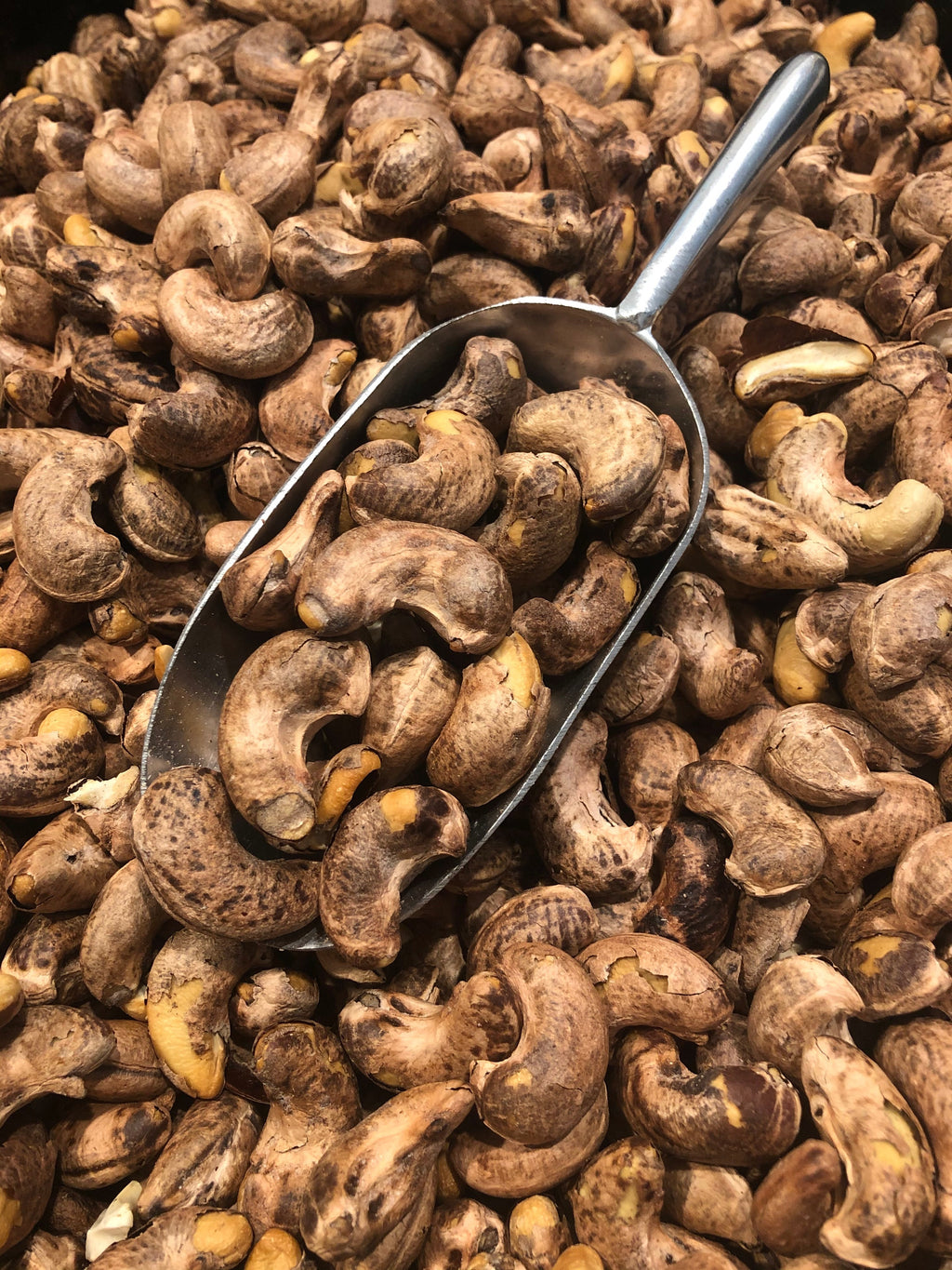 Premium Vietnamese Cashews Nut Roasted with Skin